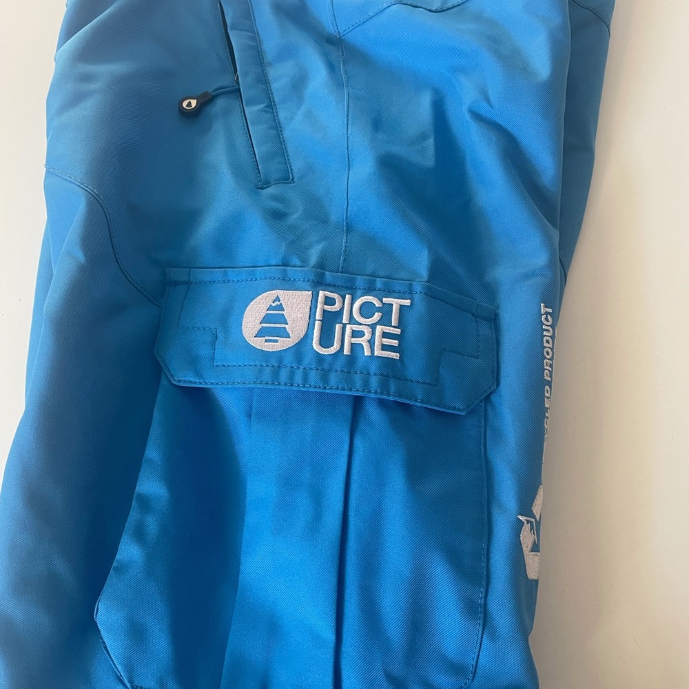 Kids snow pants, unisex. size 10. In great condition, no tears. Waterproof